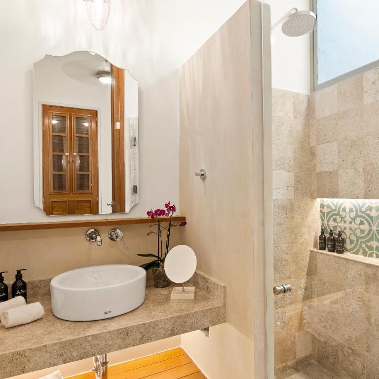 Villa Orquídea Boutique Hotel - Deluxe Double Room with Balcony - 1