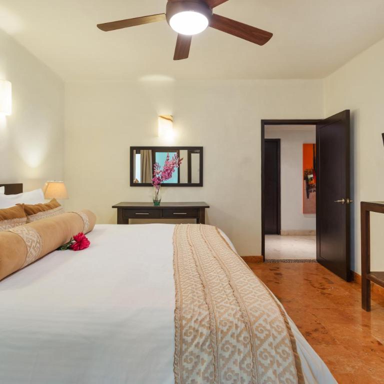 El Taj Oceanfront and Beachside Condo Hotel - Two-Bedroom Suite - 11