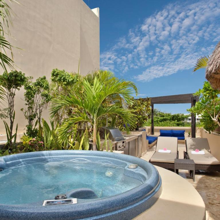El Taj Oceanfront and Beachside Condo Hotel - Three-Bedroom Suite - Penthouse - 3