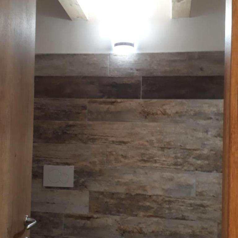 B&B Cuore Trentino - Habitación con cama extragrande y vistas al lago - 5