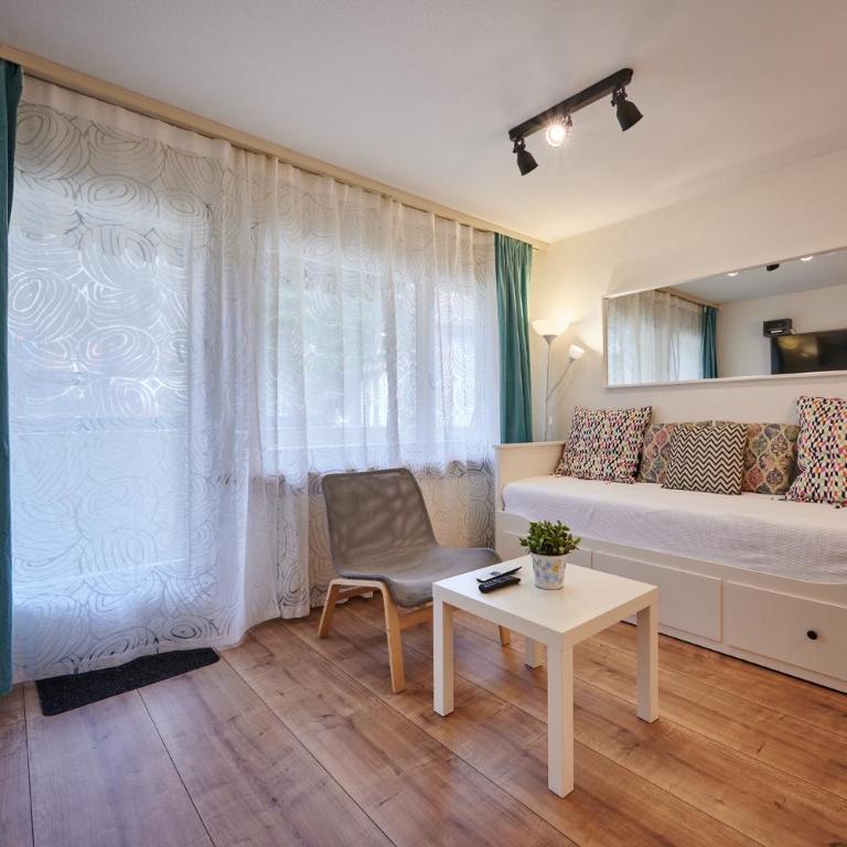 Stay Switzerland Apartments - Apartment with Mountain View - 12