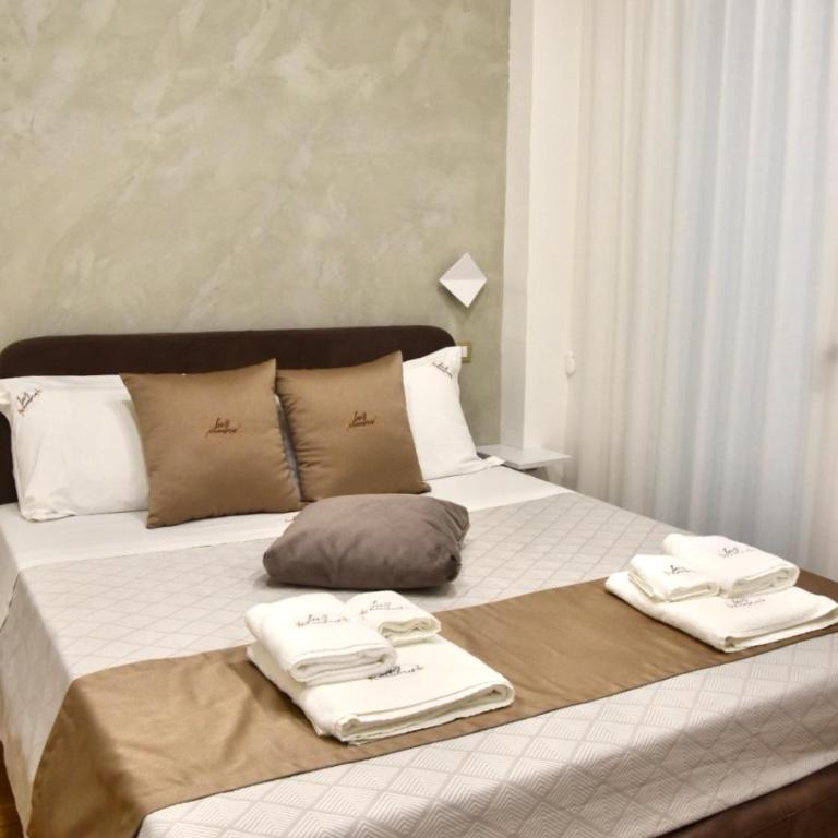 Les 3 Chambres - Camera Matrimoniale con Vista Giardino - 3