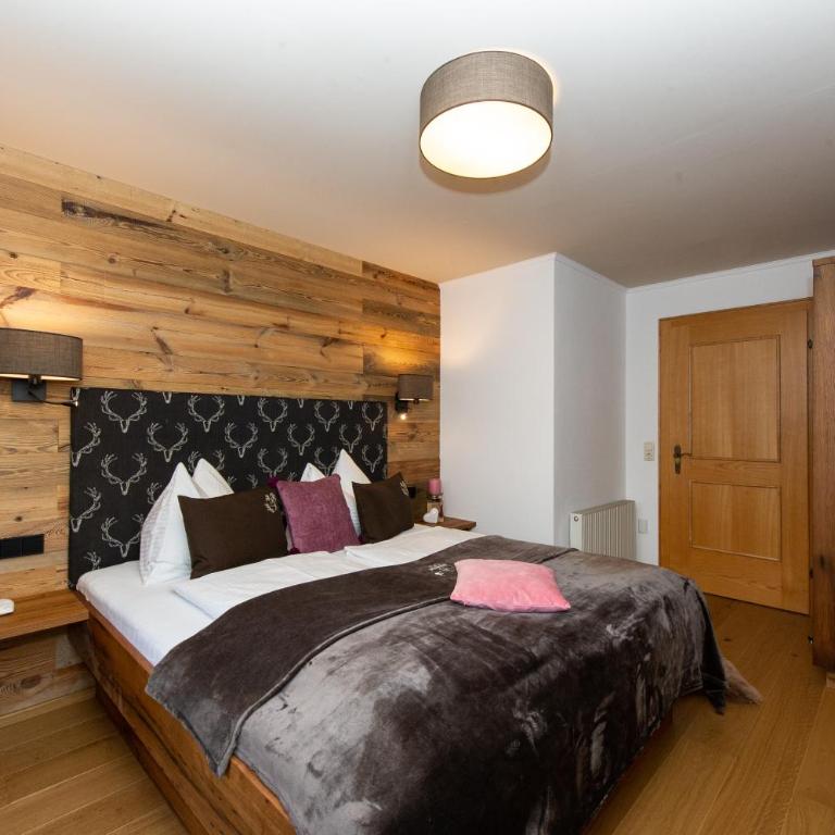 Appartements Lehenhof - Dreibettzimmer mit Bergblick - 14
