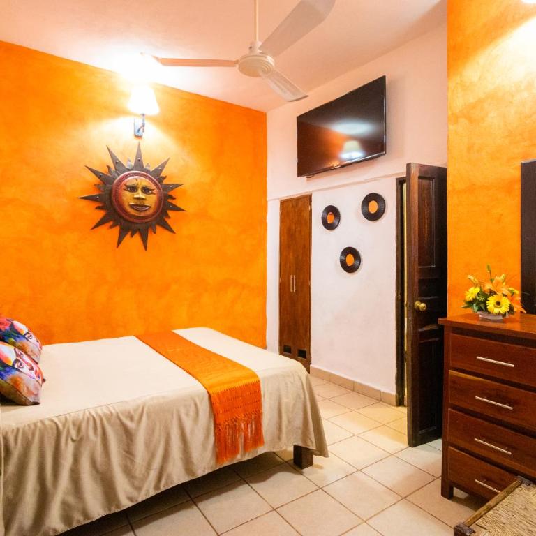 Hotel Posada De Roger - Near Los Muertos Beach - Habitación Económica sin ventanas - 6