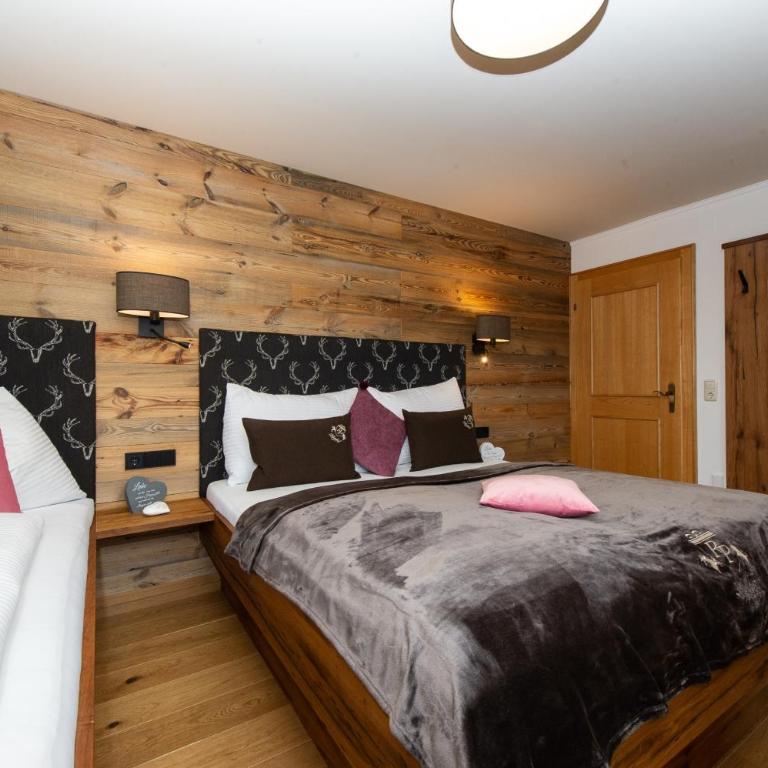 Appartements Lehenhof - Dreibettzimmer mit Bergblick - 9