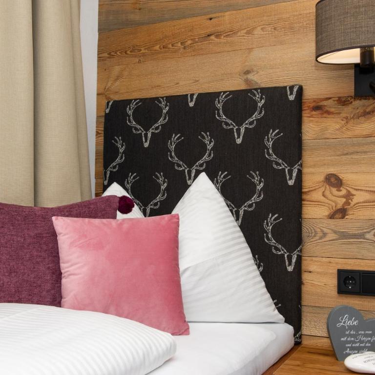 Appartements Lehenhof - Dreibettzimmer mit Bergblick - 12
