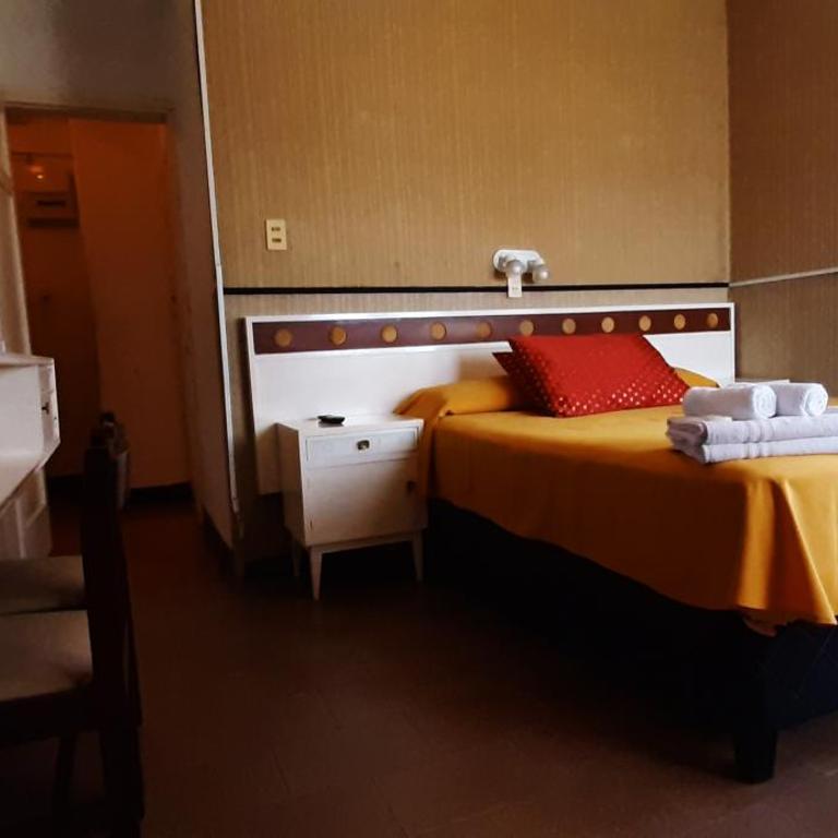 Hotel Rivadavia - Habitación Cuádruple con balcón - 23
