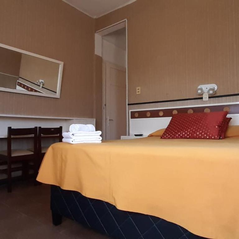 Hotel Rivadavia - Habitación Cuádruple con balcón - 24