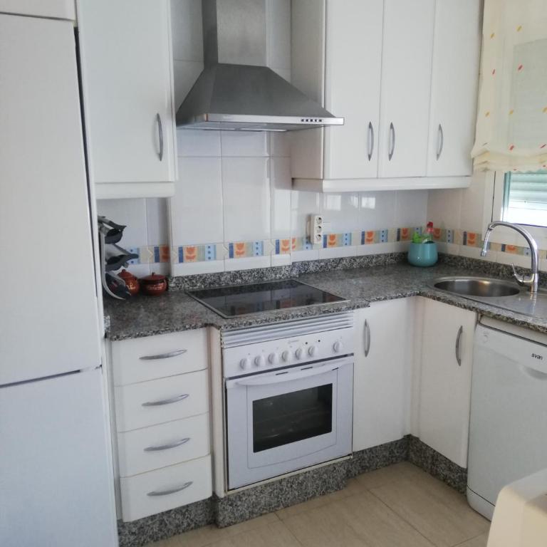 LUJOSO ADOSADO de TRES HABITACIONES en VERA PLAYA A 200 METROS DEL MAR - Casa de 3 dormitorios - 40