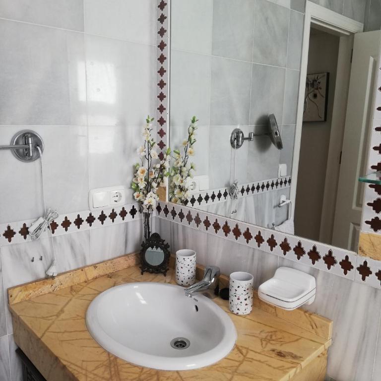 LUJOSO ADOSADO de TRES HABITACIONES en VERA PLAYA A 200 METROS DEL MAR - Casa de 3 dormitorios - 54