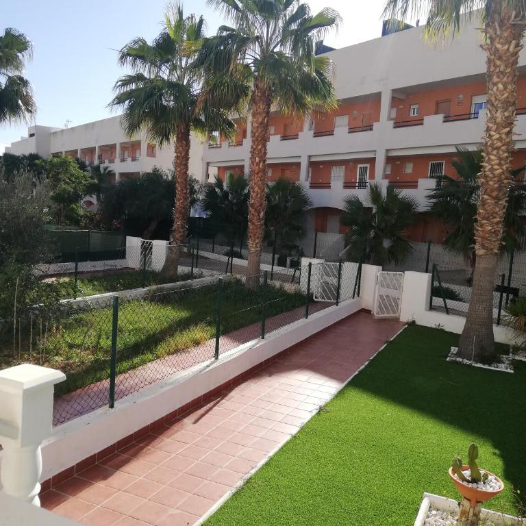 LUJOSO ADOSADO de TRES HABITACIONES en VERA PLAYA A 200 METROS DEL MAR - Casa de 3 dormitorios - 29