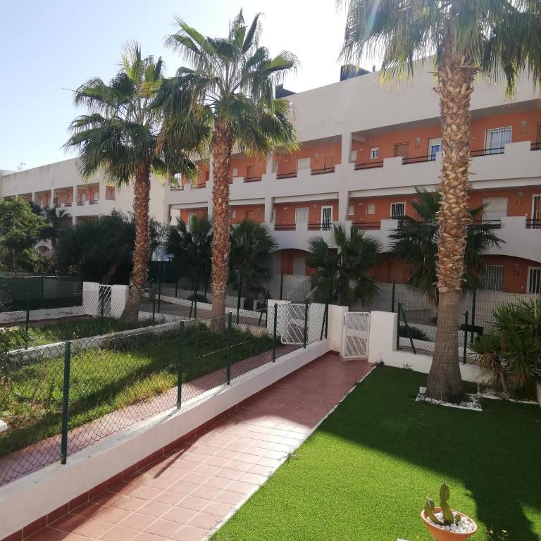 LUJOSO ADOSADO de TRES HABITACIONES en VERA PLAYA A 200 METROS DEL MAR - Casa de 3 dormitorios - 8