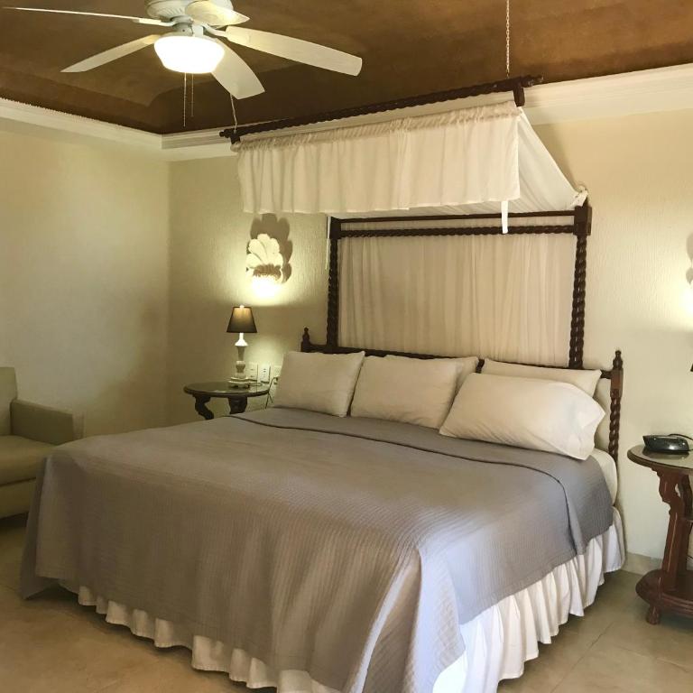 Hotel Playa La Media Luna - King Room with Ocean View - 2