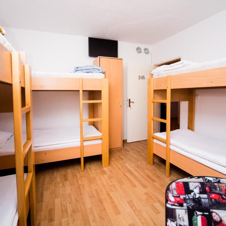 Hostel Herz - Dvokrevetna Soba sa Zasebnim Krevetima i Zajedničkim Kupatilom - 18