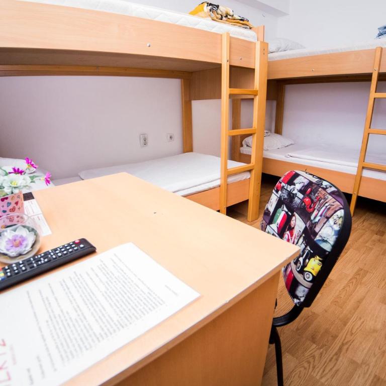 Hostel Herz - Dvokrevetna Soba sa Zasebnim Krevetima i Zajedničkim Kupatilom - 12