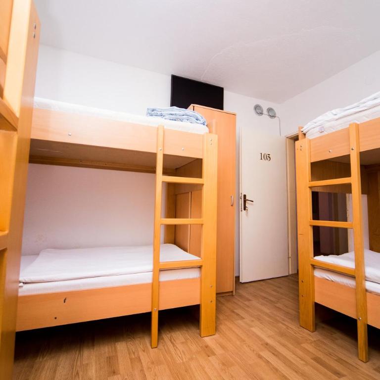 Hostel Herz - Dvokrevetna Soba sa Zasebnim Krevetima i Zajedničkim Kupatilom - 13