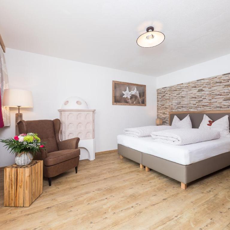 Pension Margretenhof - Doppelzimmer mit Bergblick - 7