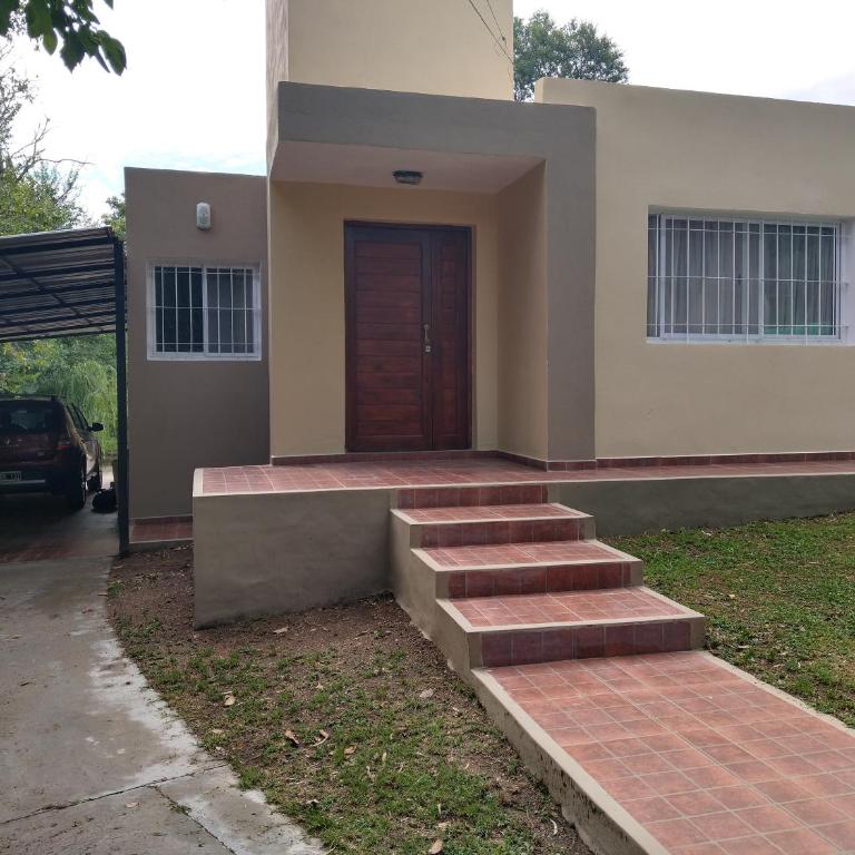 Casa con pileta privada - Three-Bedroom House - 1