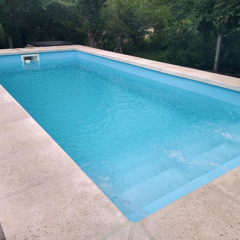 Casa con pileta privada - Three-Bedroom House - 4