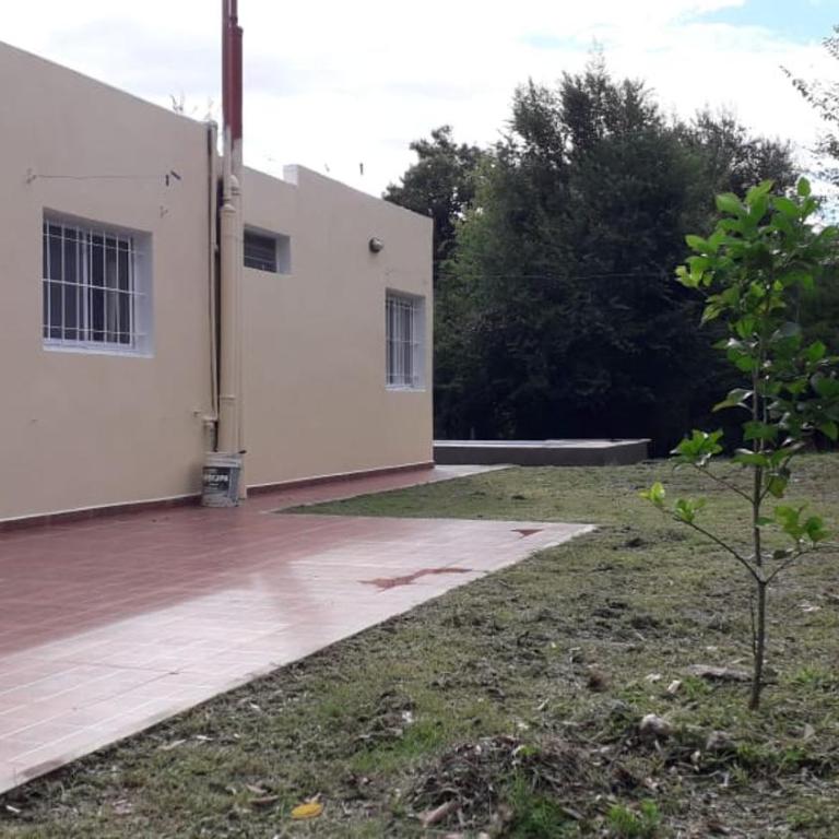 Casa con pileta privada - Three-Bedroom House - 8