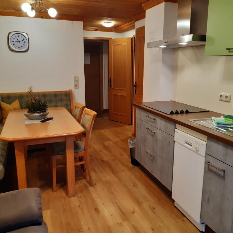 Unterlettlhof - Apartamento de 2 dormitorios con balcón - Ático - 10