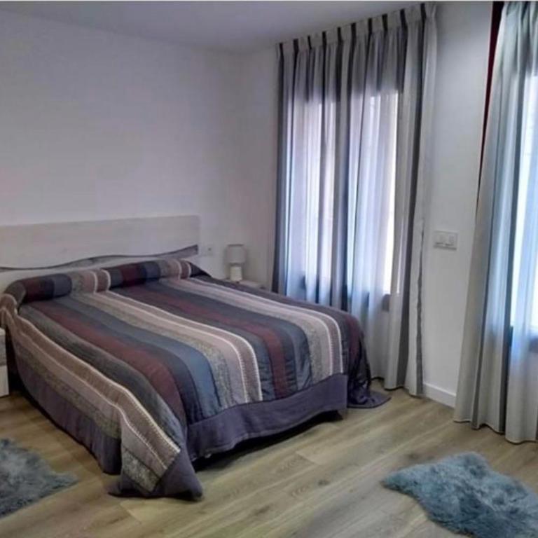 Apartamento totalmente reformado en 1ª linea - Apartamento de 3 dormitorios - 2