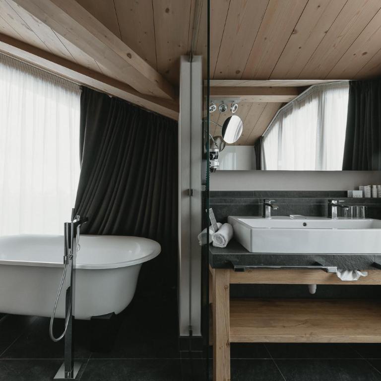 Eco & Wellness Boutique Hotel Sonne - Suite with Mountain View - 4