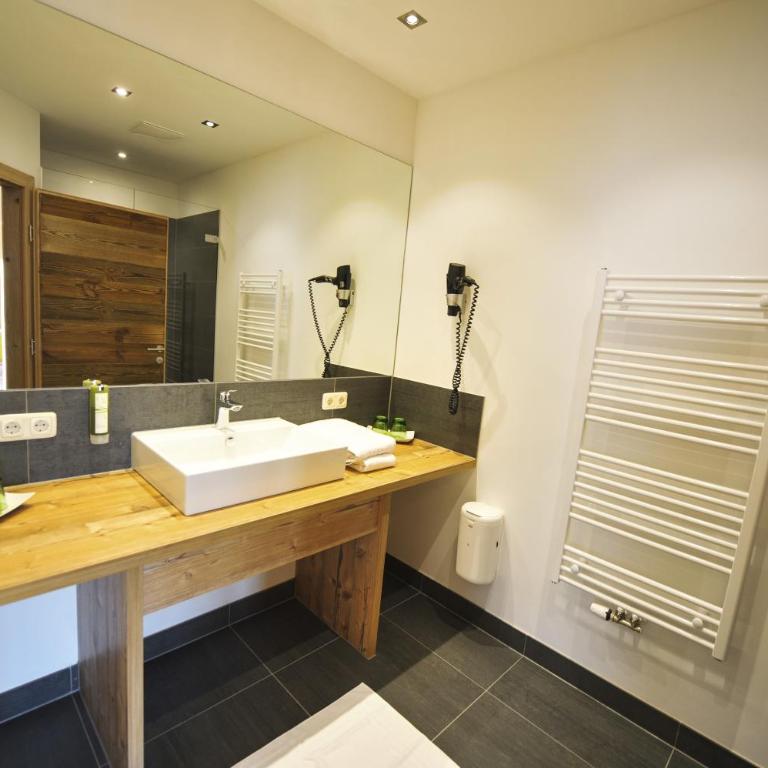 Hotel Franzlhof - Doppelzimmer mit Balkon - 7