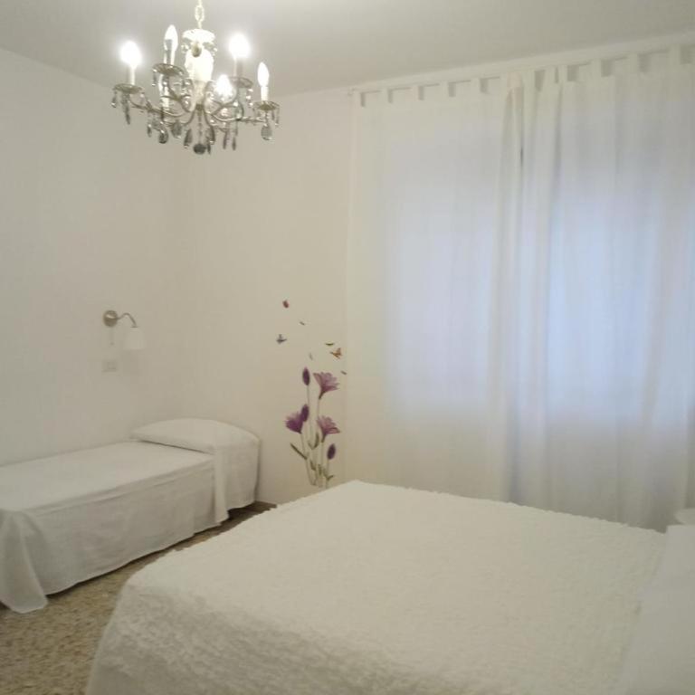 B&Belvedere, affittacamere - Camera Matrimoniale/Doppia con Letti Singoli con Bagno - 2