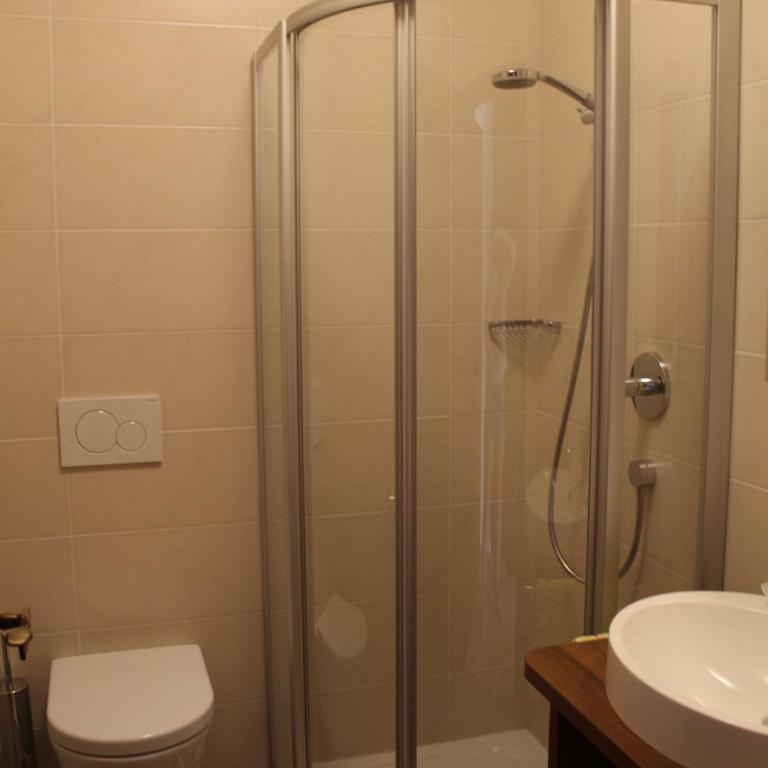 Pension Georgenhof - Doppelzimmer mit Balkon (2 Erwachsene + 1 Kind) - 2