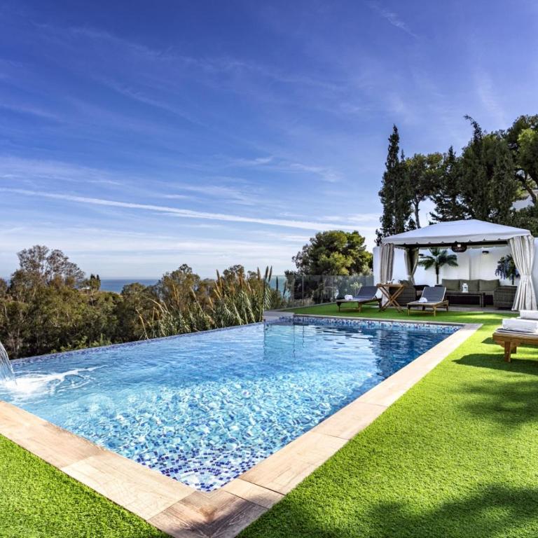 Luxury villa with sea views - heated pool - Villa - 37