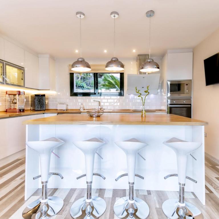 Luxury villa with sea views - heated pool - Villa - 28