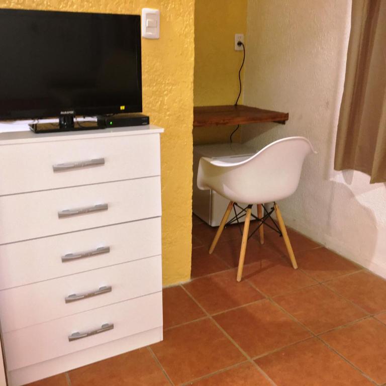 Hotel Colonial - Superior Triple Room - 10