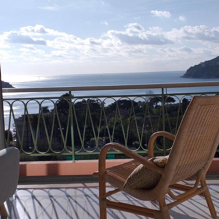 Vue mer exceptionnelle entre Nice et Monaco - Appartement 2 Chambres - 32