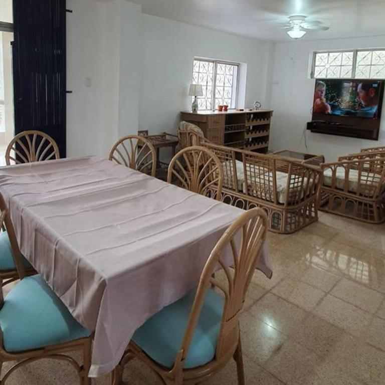 Renovada Casa Familiar con piscina en Salinas - Casa de 6 dormitorios - 10