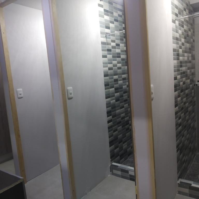 Alameda House - Standard Single Room with Shared Bathroom - 27