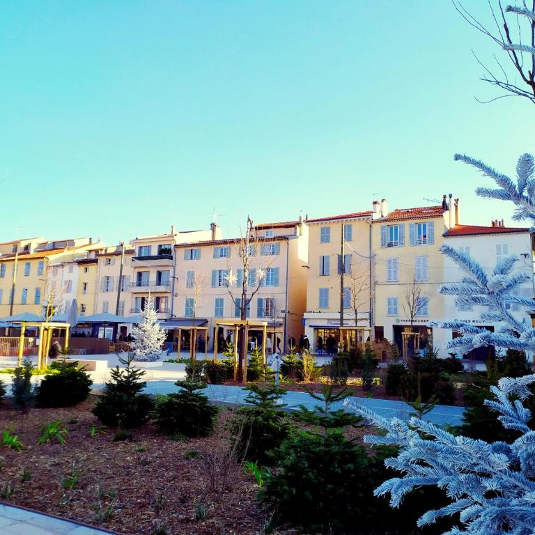 spacieux logement vieil antibes climatisé 5 minutes plages - Standard Apartment - 21