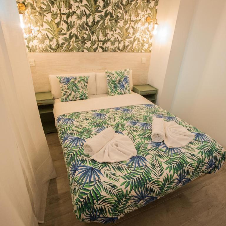 Hostal Escala Suites - Small Interior Double Room - 1