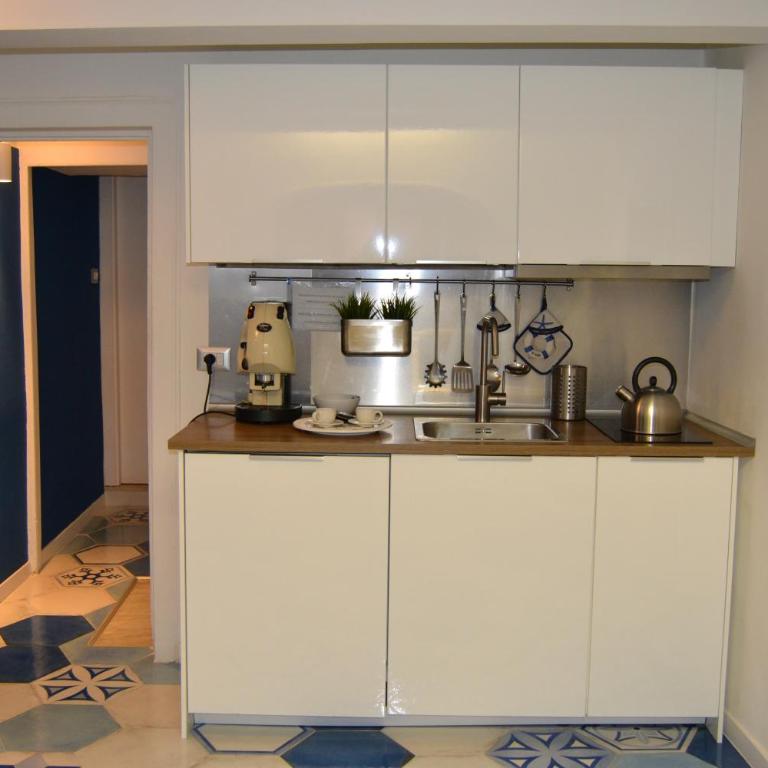 Be Blu Apartment - Apartment - 11