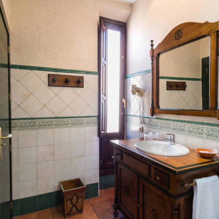 Hotel Plaza Nueva - Twin Room with Extra Bed - 2