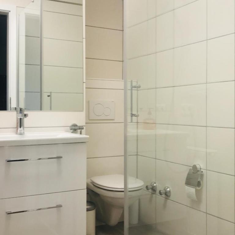 Große Ferienwohnung mit Seeblick nahe Wörthersee Ideal für Familien & Gruppen - Deluxe Apartment mit 3 Schlafzimmern, Terrasse und Seeblick - 20