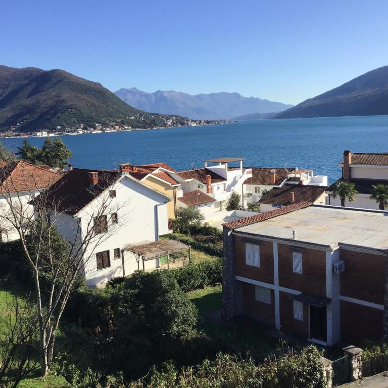 Monteview Loft Apartment - Studio Apartment with Sea View - 1