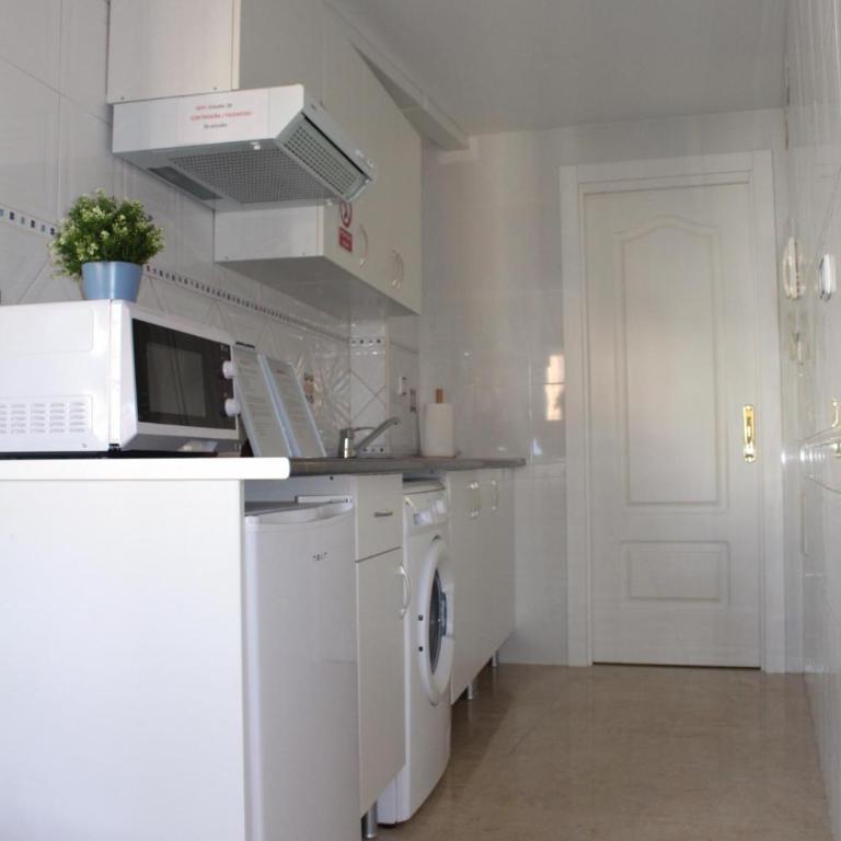 Nice and New Studio with balcony close to the city 2ºB - One-Bedroom Apartment - 18