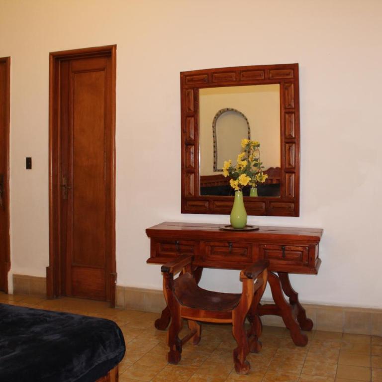 Home Sweet Home - Double Room with Shared Bathroom - 3