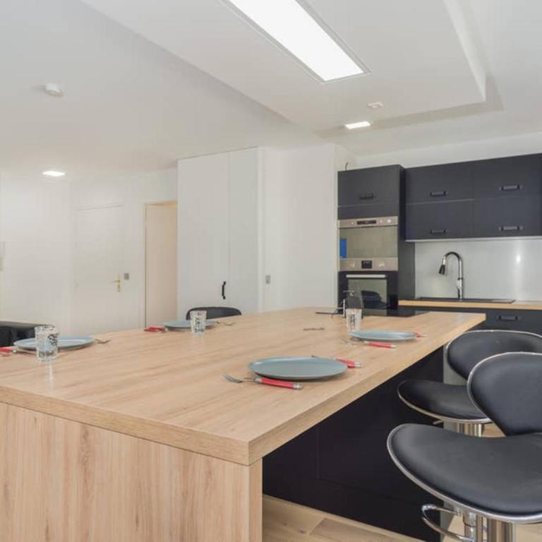 LOVELY APARTMENT CLOSE TO A BIG SHOPPING MALL - Apartment mit 2 Schlafzimmern - 4