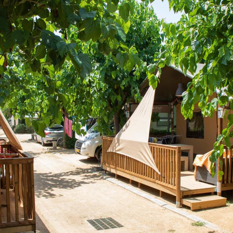 Glamping Blanes - Tienda (5 adultos) - 6
