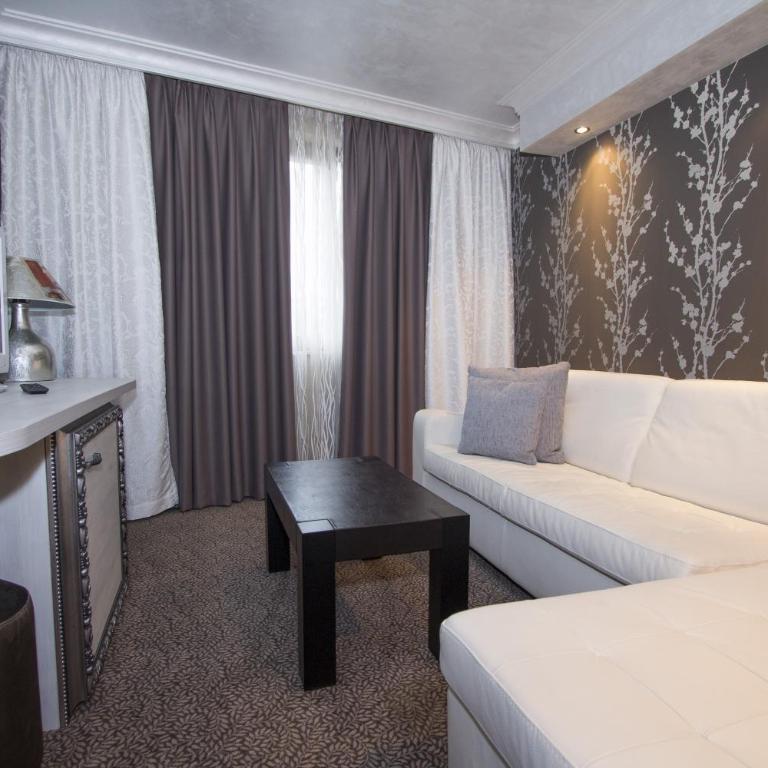 Hotel Talija - Deluks Apartman Tipa "Suite" sa 1 Spavaćom Sobom - 4