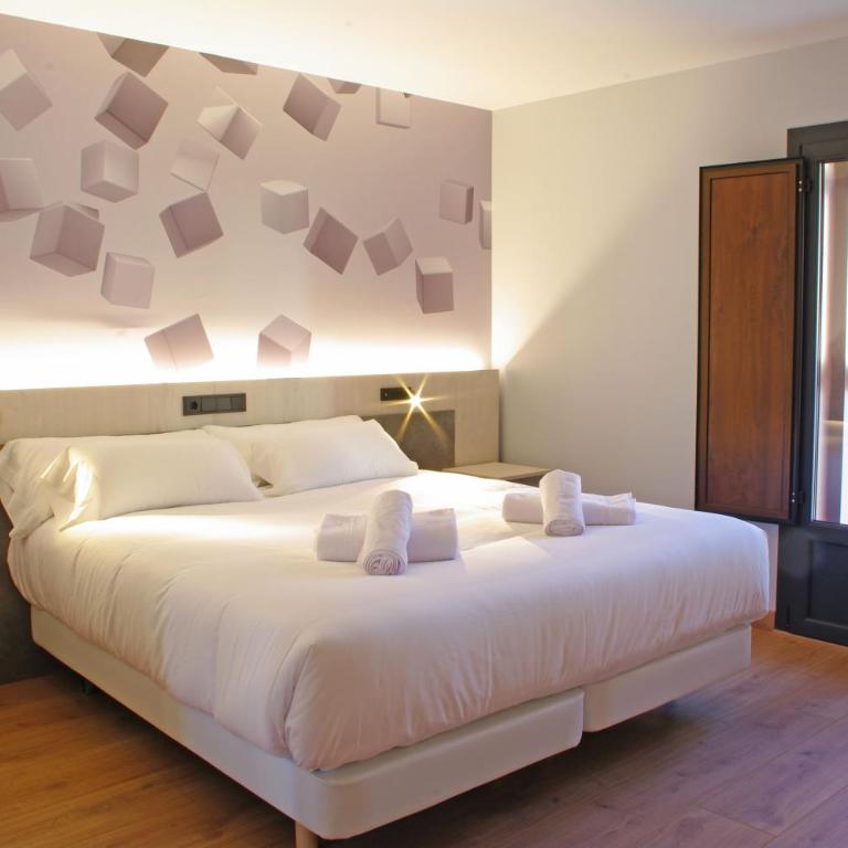 Hotel NERU con Encanto - Habitación Doble Deluxe con balcón - 1 o 2 camas - 5