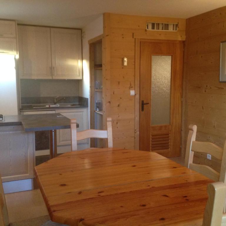 La Vardase - One-Bedroom Apartment - 2