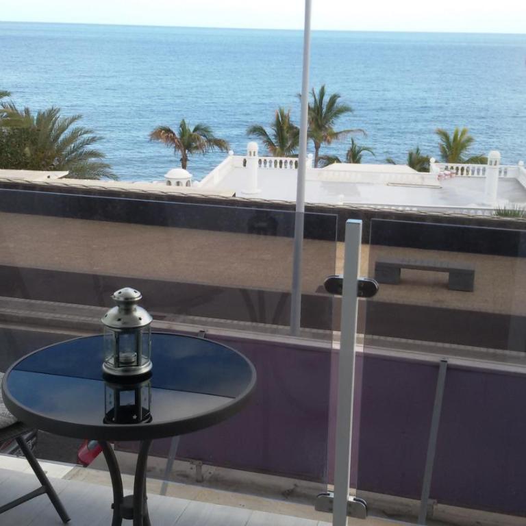 Luxury Two Bed Seaviews - Apartment with Sea View - 16